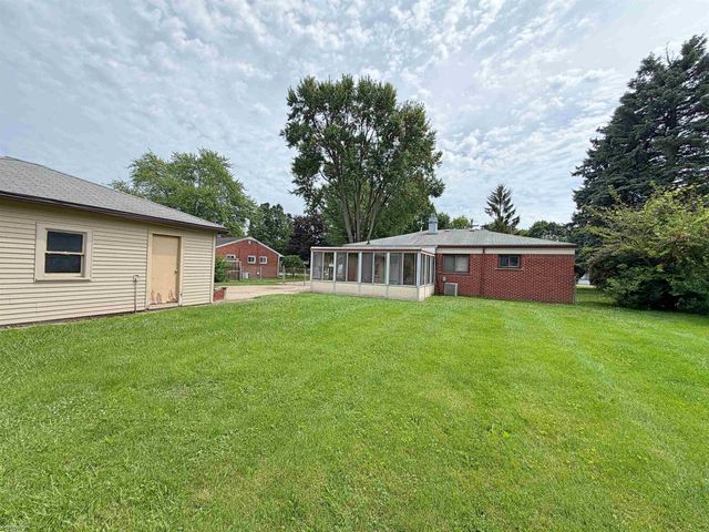 22431 Remick Drive, Clinton Township, MI 48035