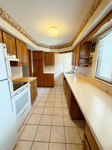 22431 Remick Drive, Clinton Township, MI 48035