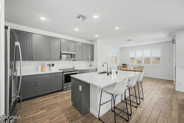 7417 W NORTHVIEW Avenue, Glendale, AZ 85303