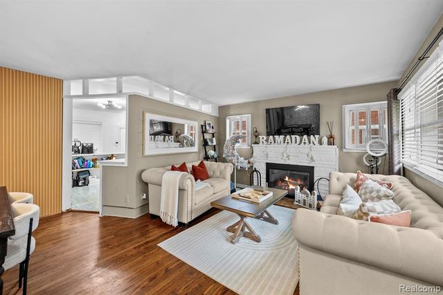 1906 Carlysle Street, Dearborn, MI 48124