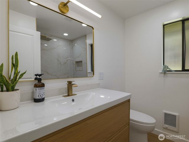 1366 SE SE High Ridge Ct, Port Orchard, WA 98367