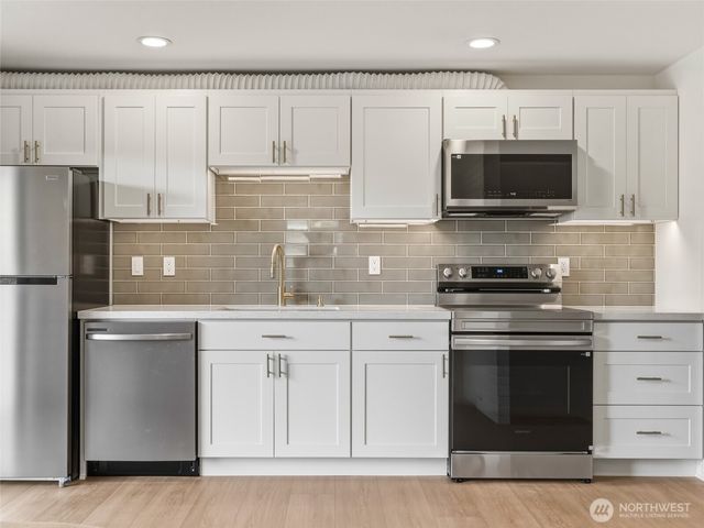 1366 SE SE High Ridge Ct, Port Orchard, WA 98367