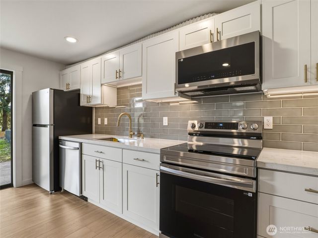 1366 SE SE High Ridge Ct, Port Orchard, WA 98367