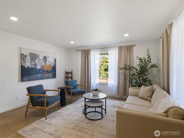 1366 SE SE High Ridge Ct, Port Orchard, WA 98367