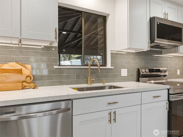 1366 SE SE High Ridge Ct, Port Orchard, WA 98367