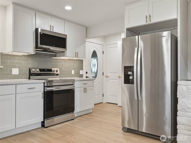 1366 SE SE High Ridge Ct, Port Orchard, WA 98367