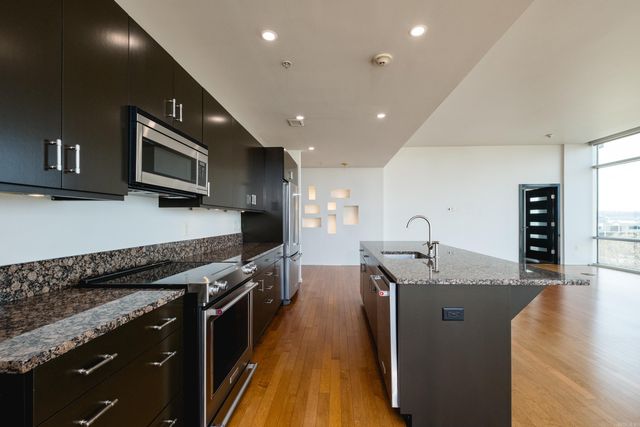 300 E 3rd St Apt 702, Little Rock, AR 72201