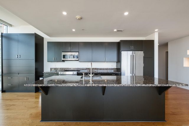 300 E 3rd St Apt 702, Little Rock, AR 72201