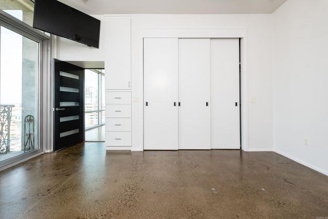 300 E 3rd St Apt 702, Little Rock, AR 72201