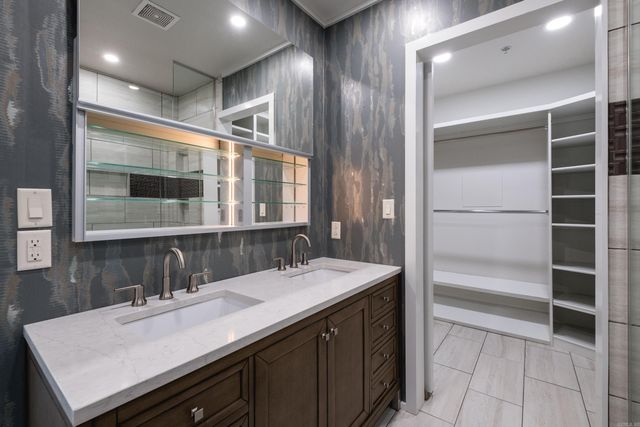 300 E 3rd St Apt 702, Little Rock, AR 72201