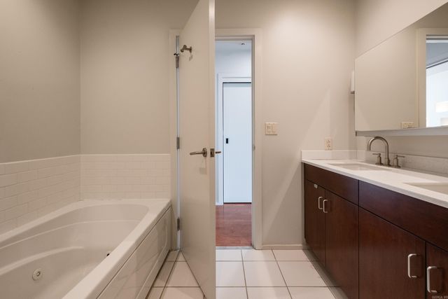 300 E 3rd St Apt 702, Little Rock, AR 72201