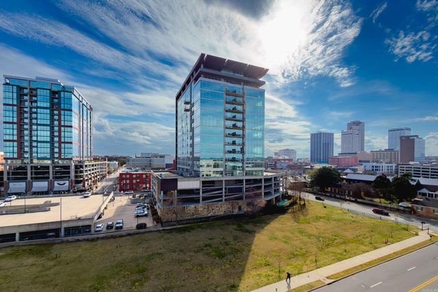 300 E 3rd St Apt 702, Little Rock, AR 72201