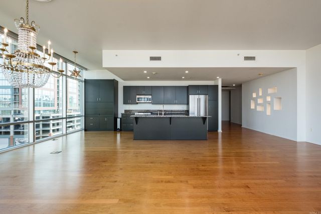 300 E 3rd St Apt 702, Little Rock, AR 72201