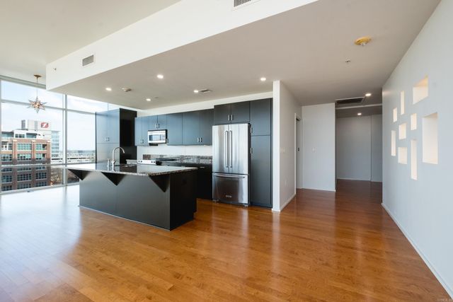 300 E 3rd St Apt 702, Little Rock, AR 72201