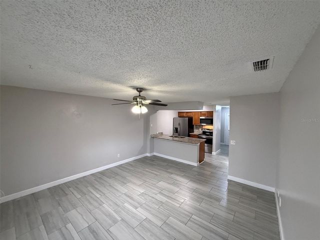 6130 OAK CLUSTER CIRCLE, Tampa, FL 33634