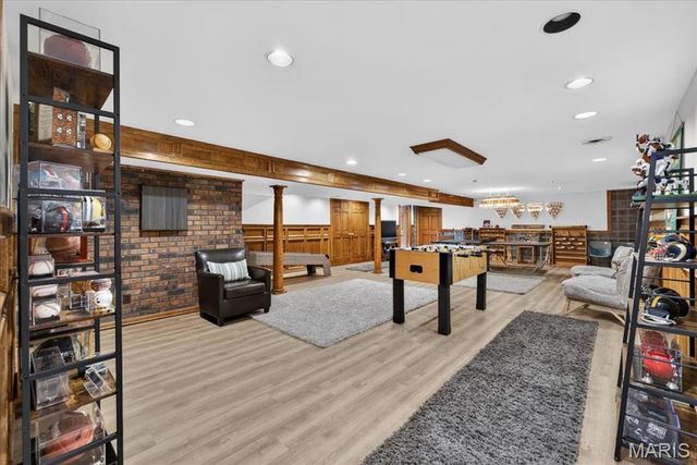 2849 Erb Road, St Louis, MO 63129