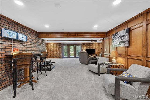 2849 Erb Road, St Louis, MO 63129