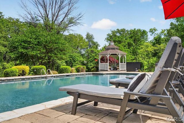 2849 Erb Road, St Louis, MO 63129