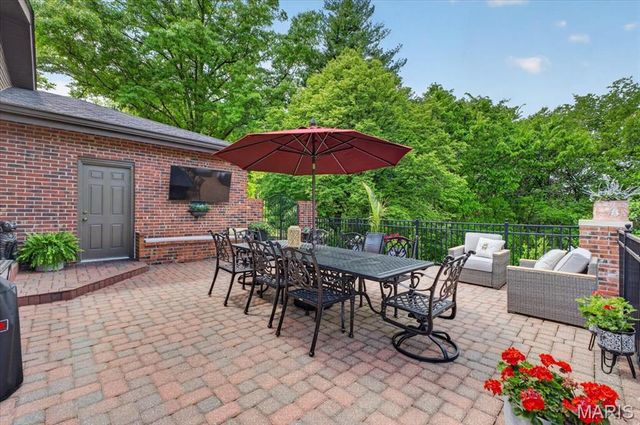 2849 Erb Road, St Louis, MO 63129