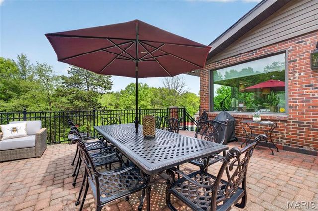 2849 Erb Road, St Louis, MO 63129