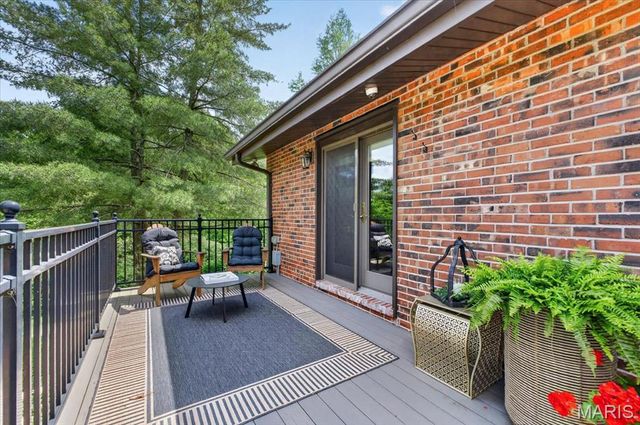 2849 Erb Road, St Louis, MO 63129