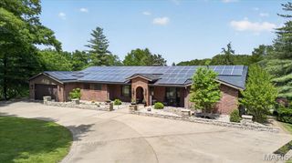 2849 Erb Road, St Louis, MO 63129