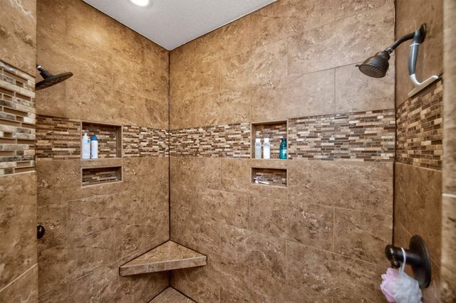 5601 NE Hillcrest Drive, Ankeny, IA 50021