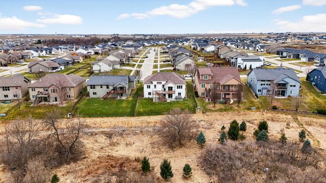 5601 NE Hillcrest Drive, Ankeny, IA 50021