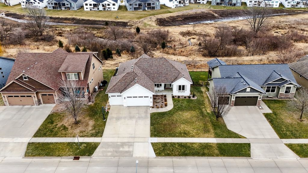 5601 NE Hillcrest Drive, Ankeny, IA 50021