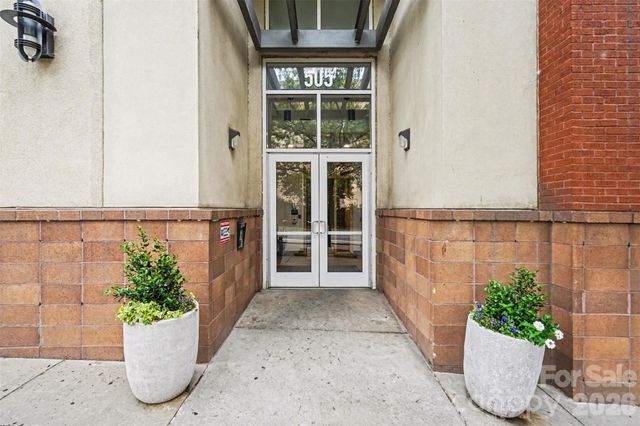 505 E 6th Street 803, Charlotte, NC 28202