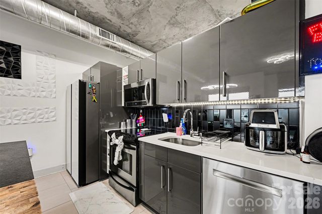 505 E 6th Street 803, Charlotte, NC 28202