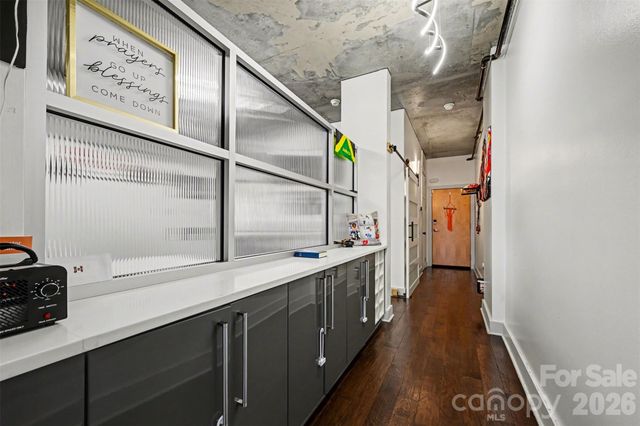 505 E 6th Street 803, Charlotte, NC 28202