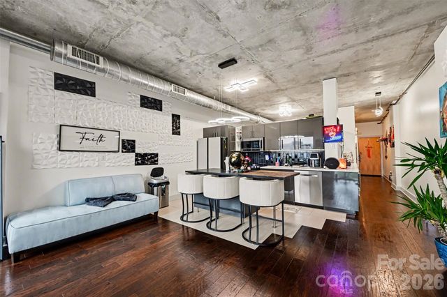 505 E 6th Street 803, Charlotte, NC 28202