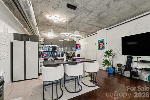 505 E 6th Street 803, Charlotte, NC 28202