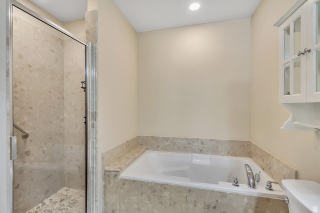 7956 S FARM HOUSE LN, Midvale, UT 84047