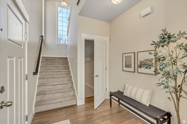 7956 S FARM HOUSE LN, Midvale, UT 84047