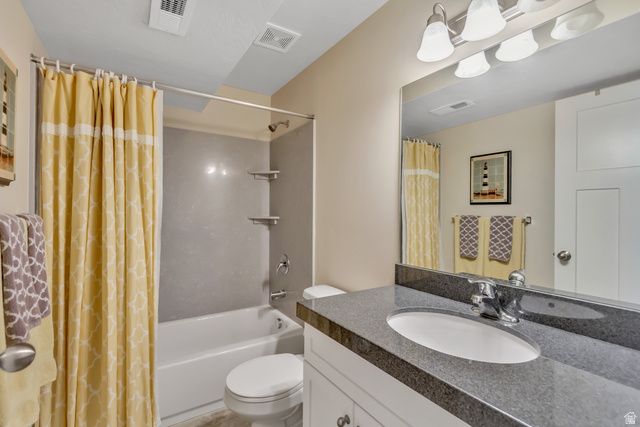 7956 S FARM HOUSE LN, Midvale, UT 84047