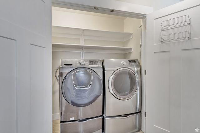 7956 S FARM HOUSE LN, Midvale, UT 84047