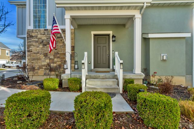 7956 S FARM HOUSE LN, Midvale, UT 84047