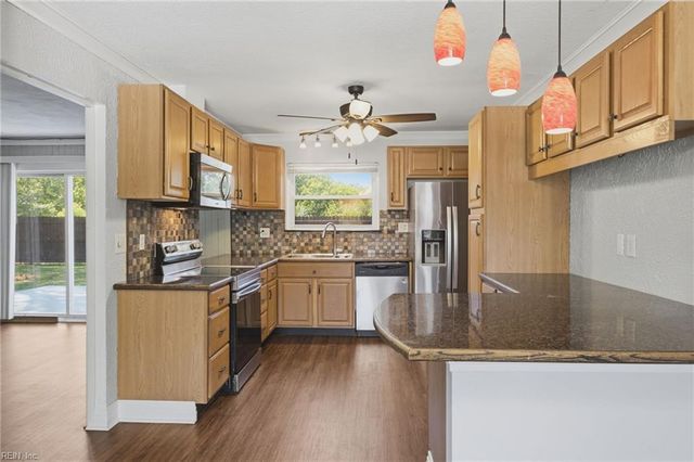 569 Brentwater RD, Virginia Beach, VA 23452