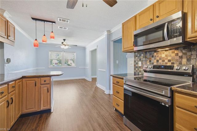 569 Brentwater RD, Virginia Beach, VA 23452