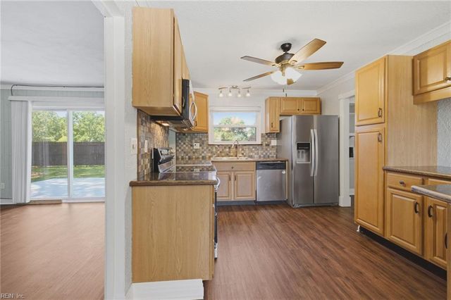 569 Brentwater RD, Virginia Beach, VA 23452