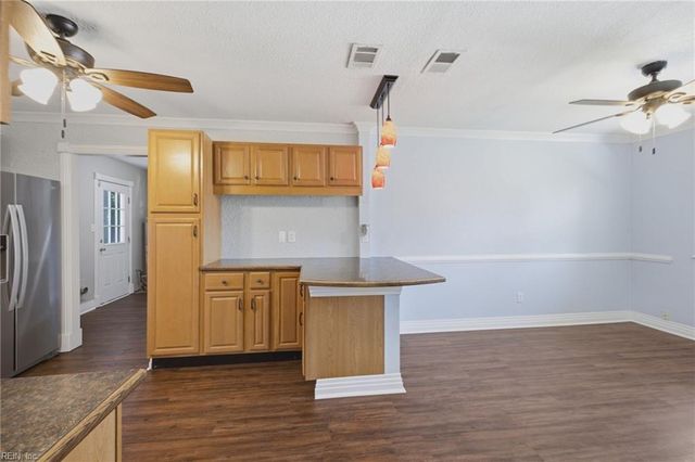 569 Brentwater RD, Virginia Beach, VA 23452