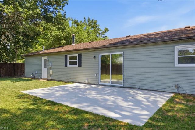 569 Brentwater RD, Virginia Beach, VA 23452