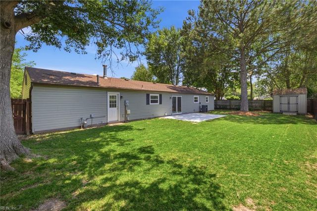 569 Brentwater RD, Virginia Beach, VA 23452