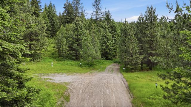 22720 N Travis Rd, Spokane, WA 99021