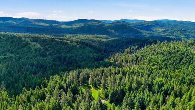 22720 N Travis Rd, Spokane, WA 99021