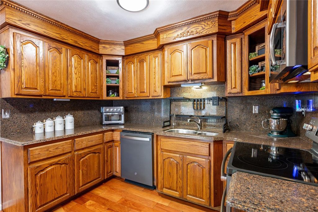 Image 11 of property listing at 12182 SW STATE ROAD 45, Archer, FL 32618