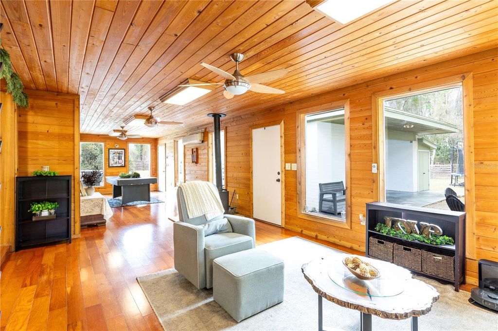 Image 14 of property listing at 12182 SW STATE ROAD 45, Archer, FL 32618