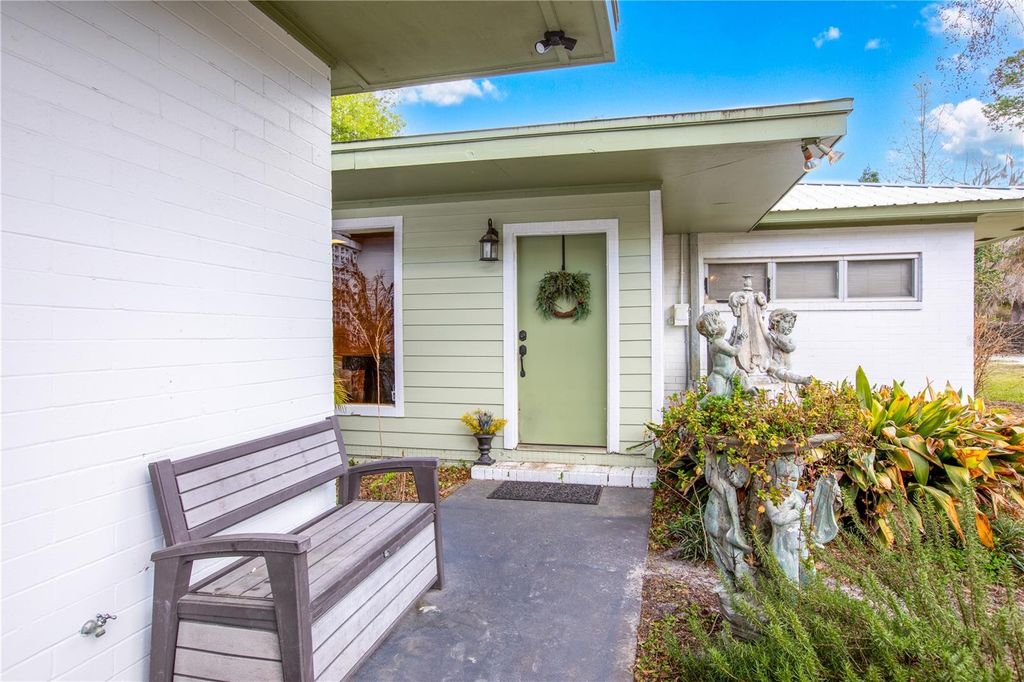 Image 30 of property listing at 12182 SW STATE ROAD 45, Archer, FL 32618